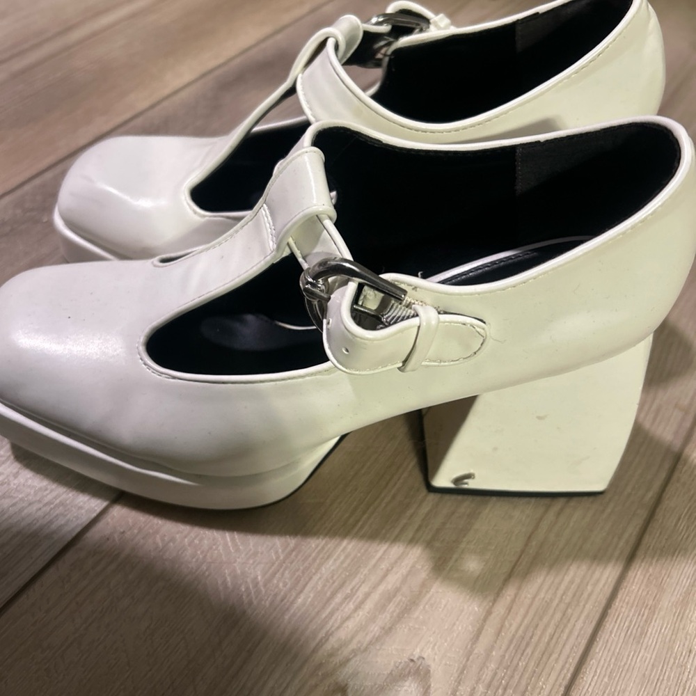 White Platform Circus NY Size 8.5 Mary Jane Heels with Buckle Strap